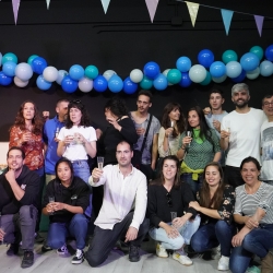 La festa de presentació i... el robatori de la pàgina web?